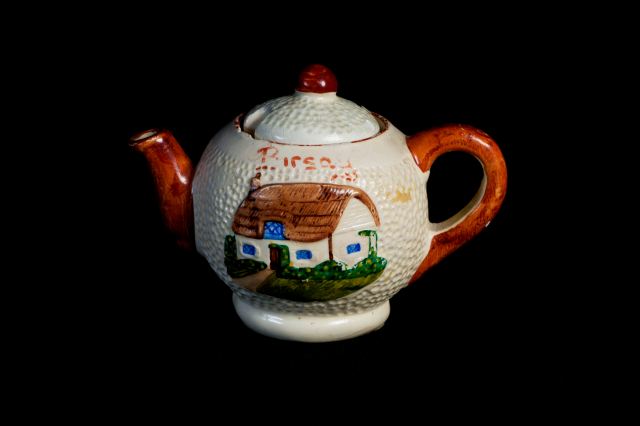 6. Birsay teapot